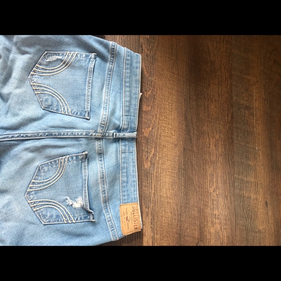 Hollister crop jeans - Picture 3 of 4